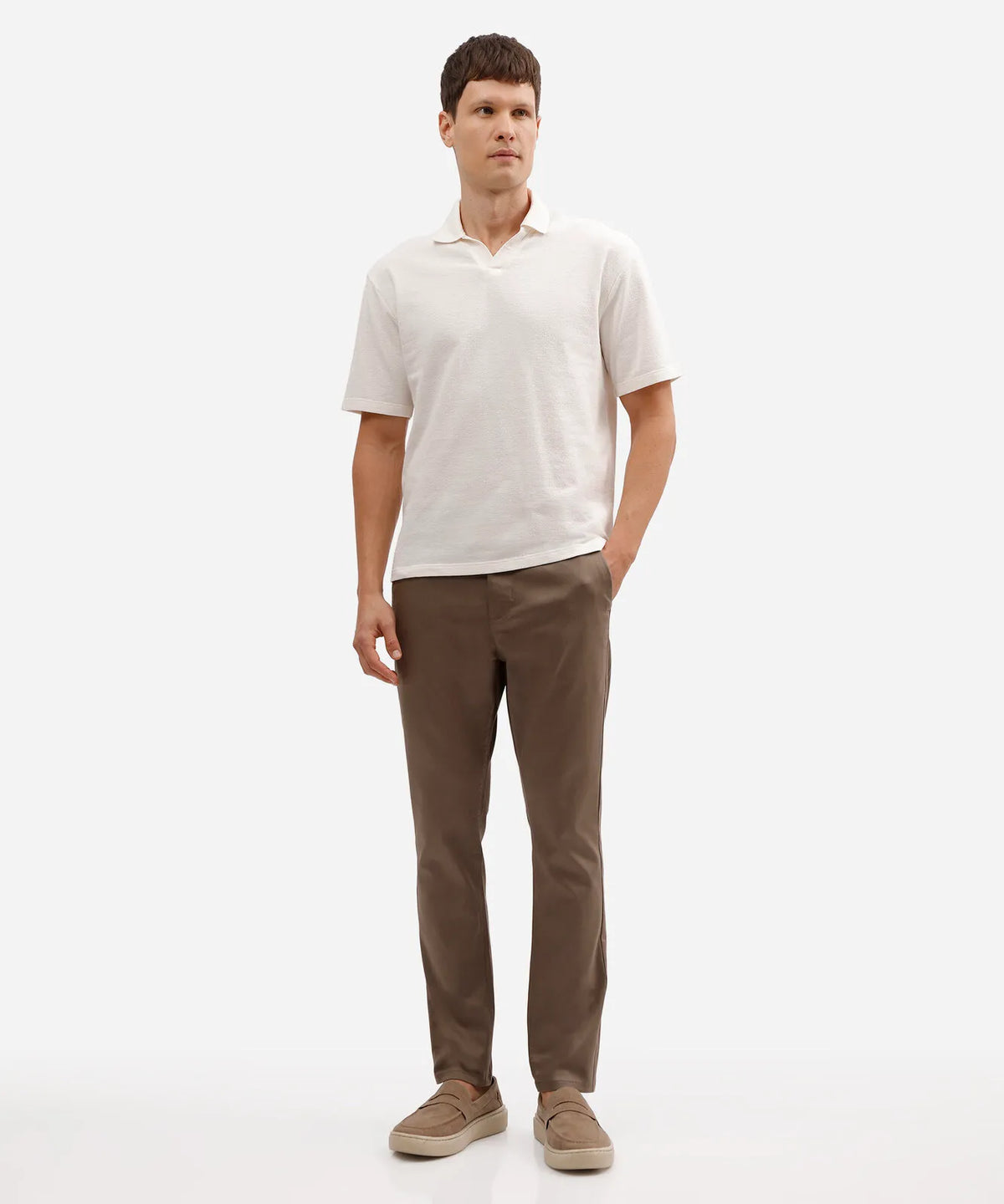 Premium Men’s Carrot-Fit Chino Trousers in Twill – Brown