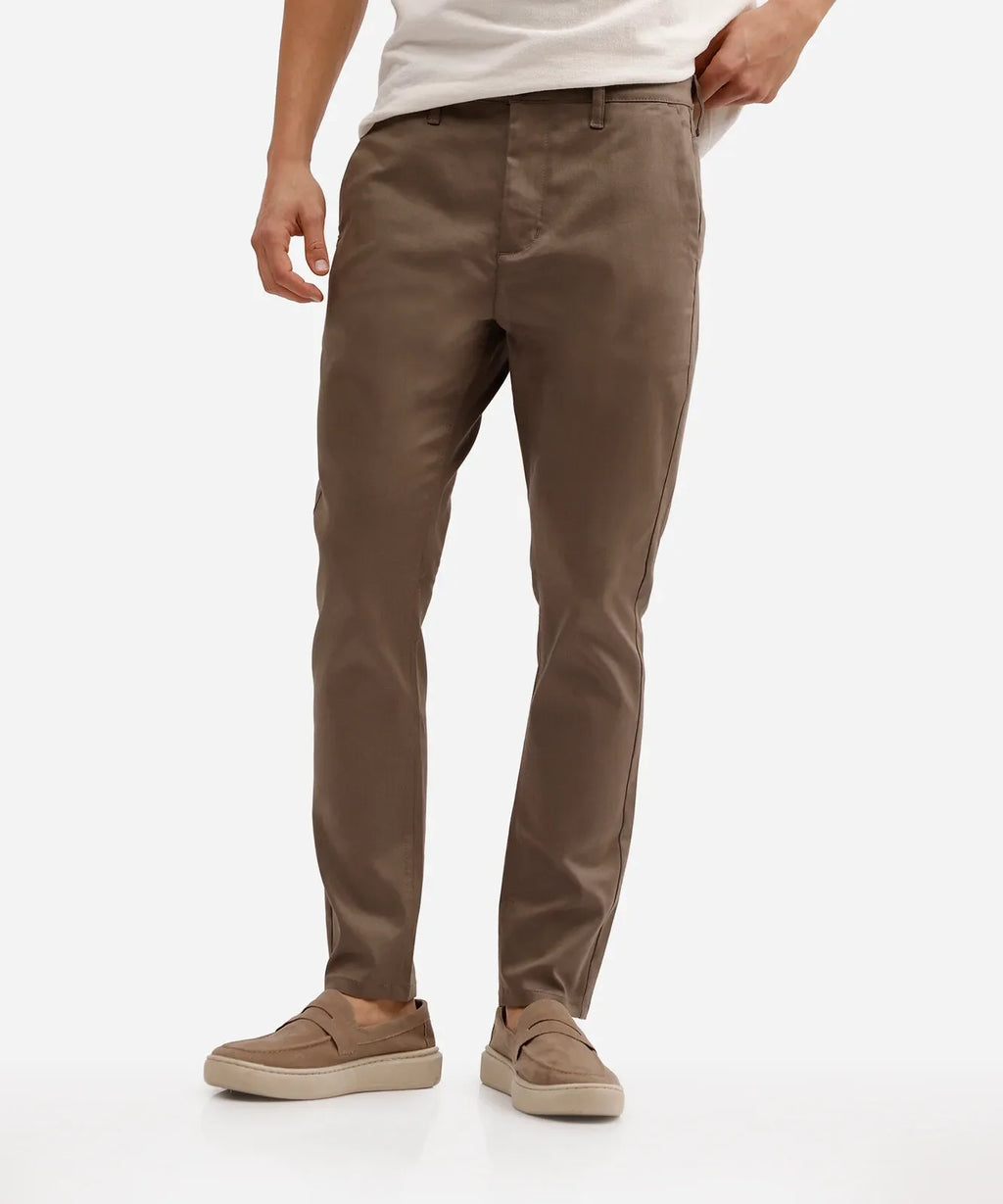 Premium Men’s Carrot-Fit Chino Trousers in Twill – Brown