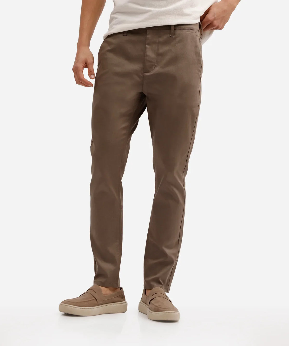 Premium Men’s Carrot-Fit Chino Trousers in Twill – Brown